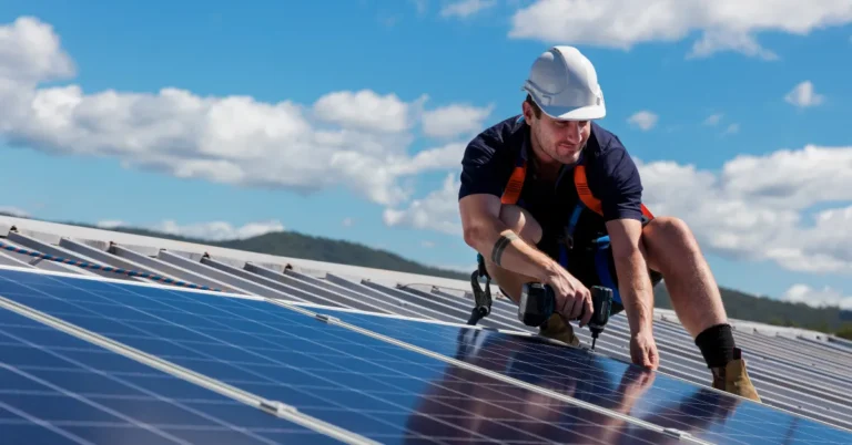 How to Get the Best Return on a Solar Panel Investment with Tax Credits